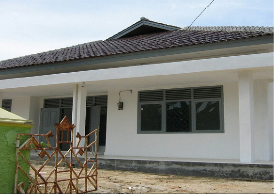 <p>Kantor Pusat PD. BPR Syariah Kotabumi sebelum direnovasi</p>
